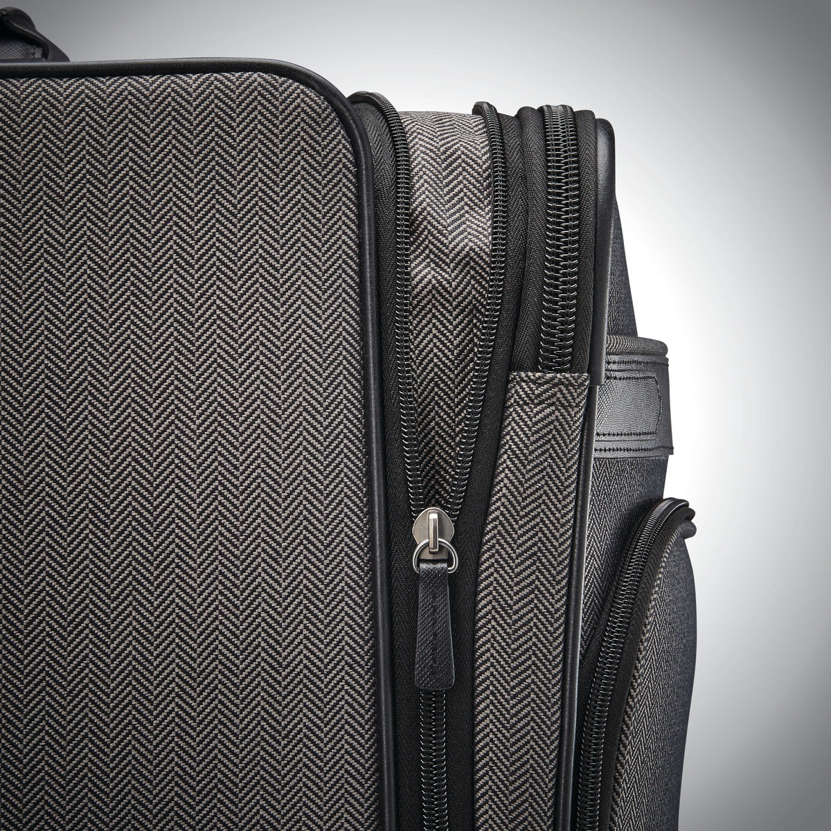Herringbone Deluxe Medium Journey Expandable Spinner