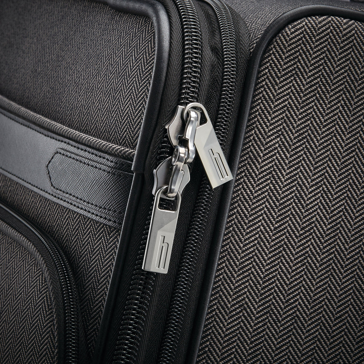 Herringbone Deluxe Medium Journey Expandable Spinner