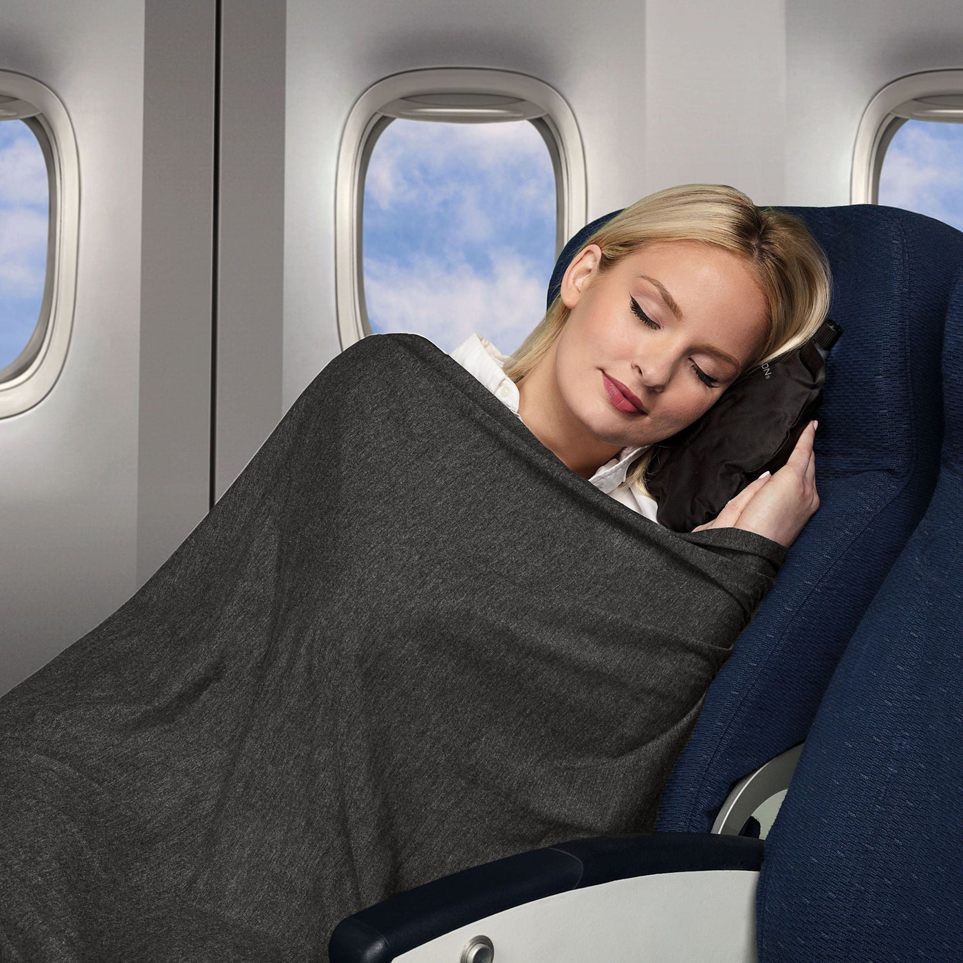 Packable clearance travel blanket